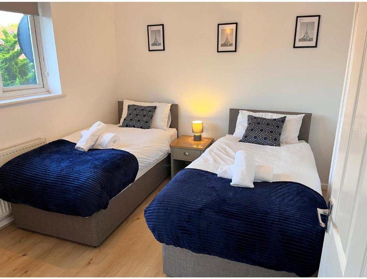 Kettering Service Accomodation 2Brh Freeparking Wifi Smart Tv Tea & Coffee Exterior photo