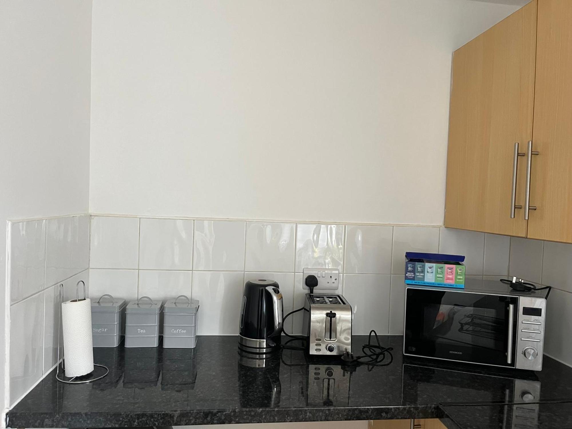 Kettering Service Accomodation 2Brh Freeparking Wifi Smart Tv Tea & Coffee Exterior photo